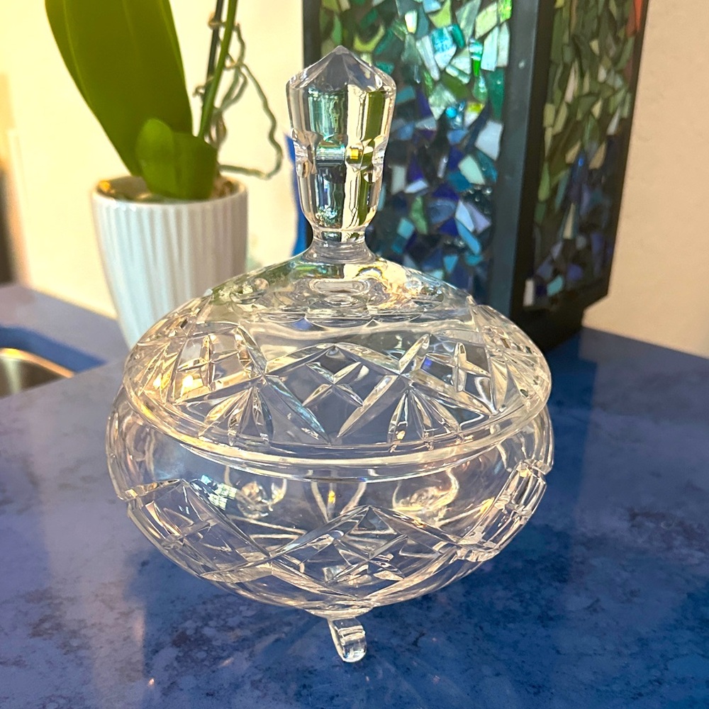 Elegant Crystal Glass Candy Dish